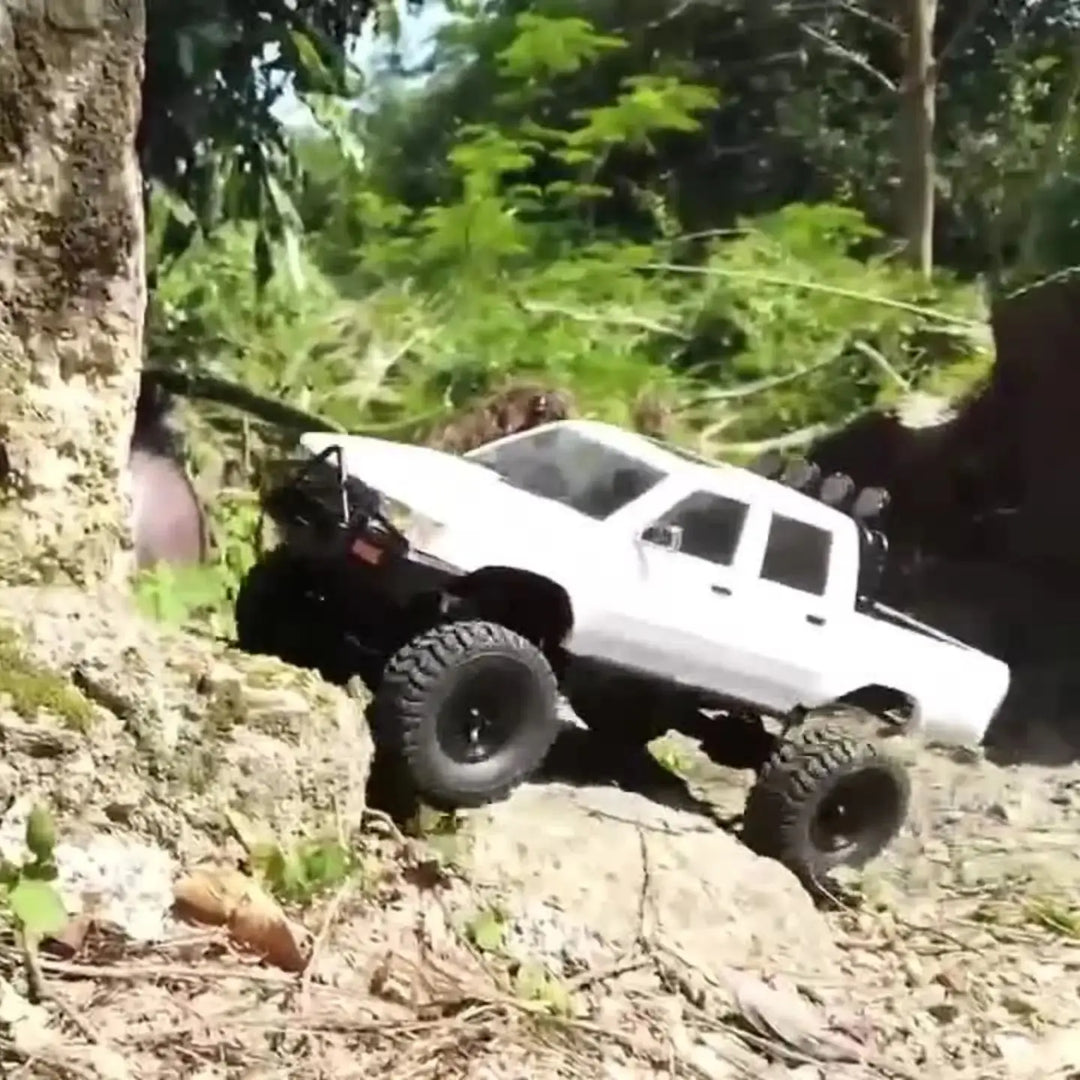 1/16 Full Scale 4WD Climbing Off Road Vehicle